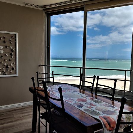 On The Beach At Strand Exterior photo